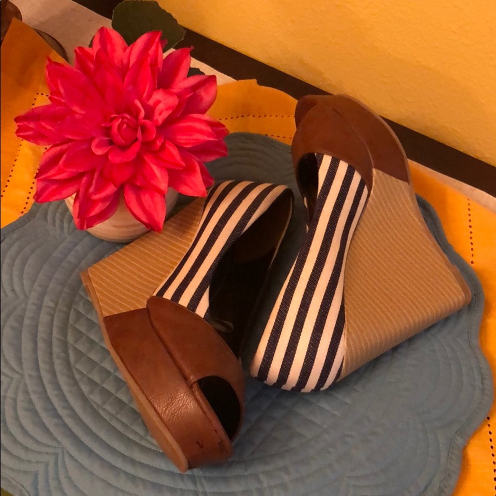 CHARMING CHARLIE SHOES 🍁👠🍁 - Picture 3 of 7